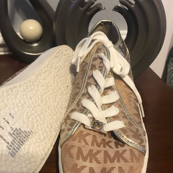 Women shoes - Picture 3 of 3